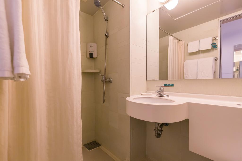 Jinjiang Maotai Road 3*